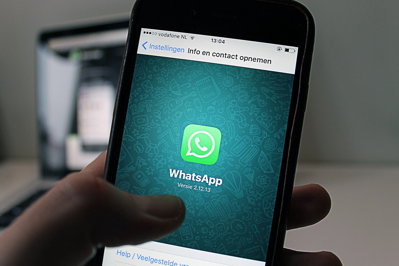 Comment savoir si quelqu'un lit mes messages sur WhatsApp ?