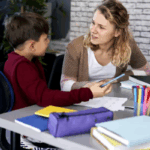 Comment aider un enfant avec ses devoirs (sans perdre patience)