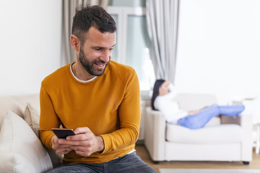 Comment savoir si ta femme a couché avec un autre : signes, doutes et vérités