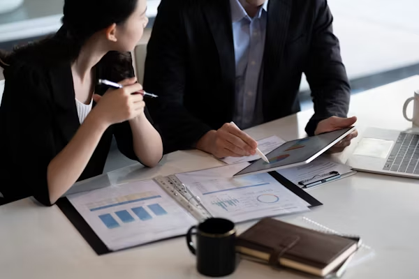 Comment créer une entreprise rentable en 2025 : Guide clair pour entrepreneurs francophones