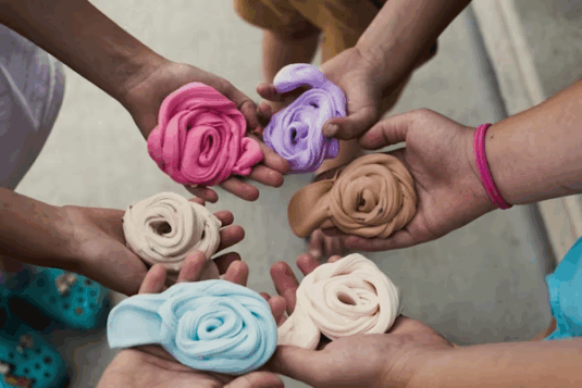 Comment faire du slime sans colle facilement ? Recettes, astuces et FAQ