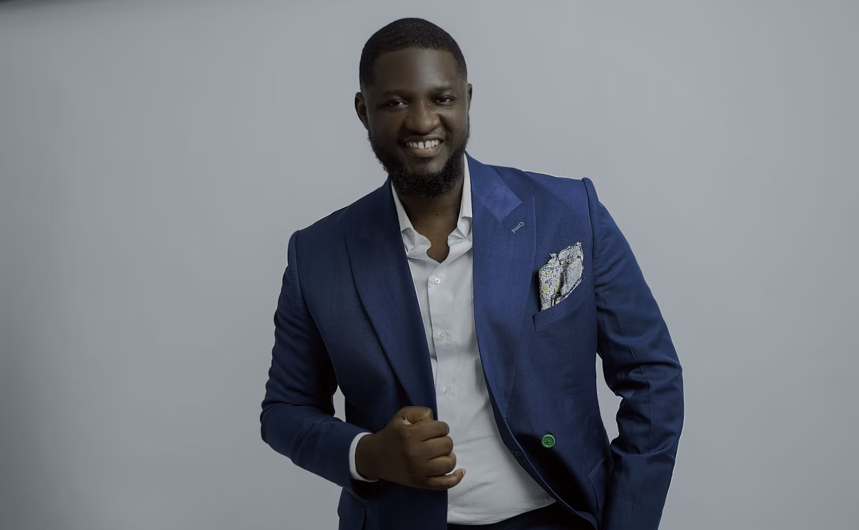 Comment plier une pochette de costume : 3 styles simples et élégants