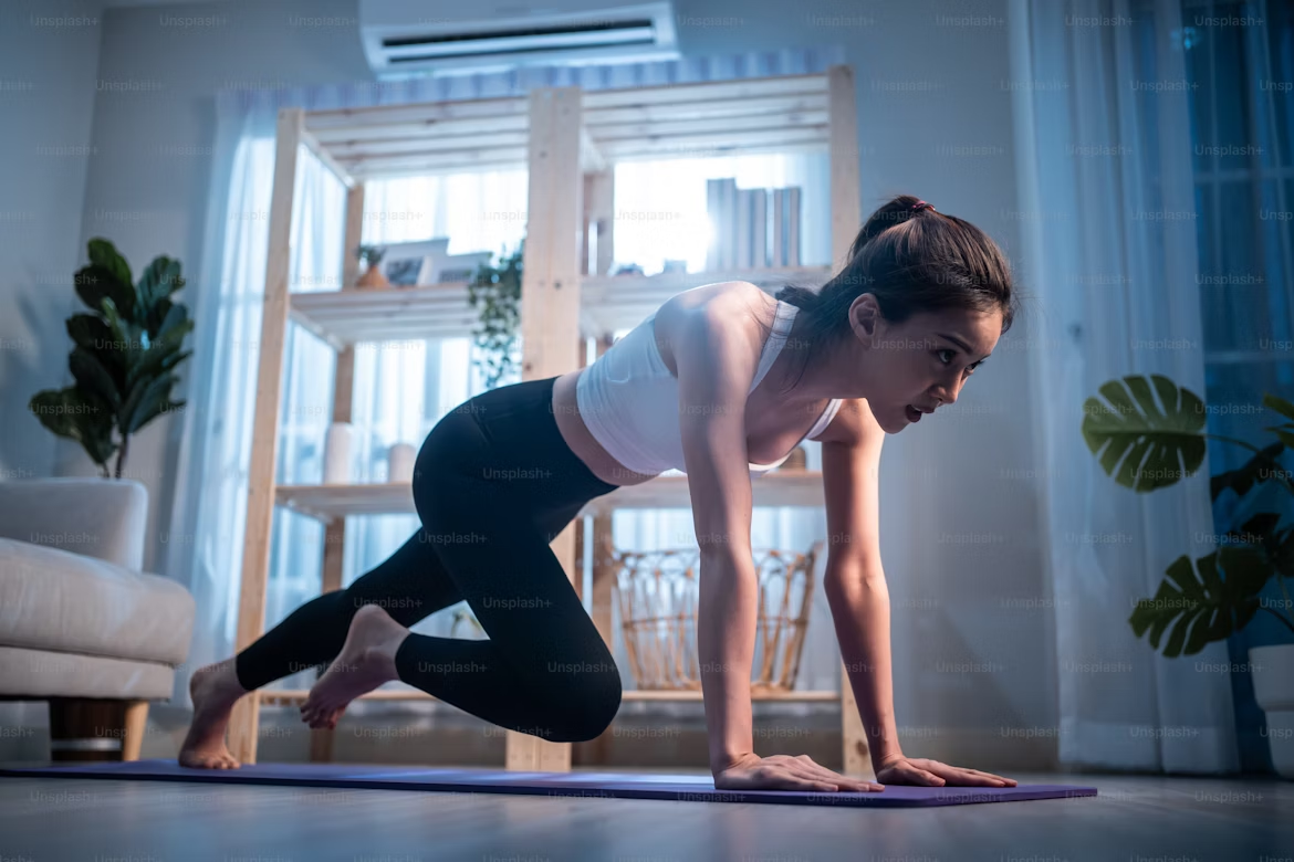 Comment commencer à faire du sport à la maison : Guide complet pour débutants