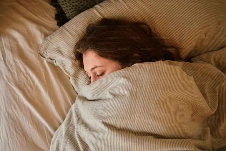 Comment mieux dormir sans médicaments : astuces et solutions naturelles !