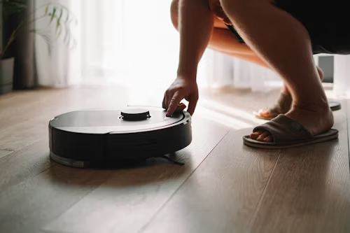 Comment nettoyer les sols efficacement sans y passer la journée