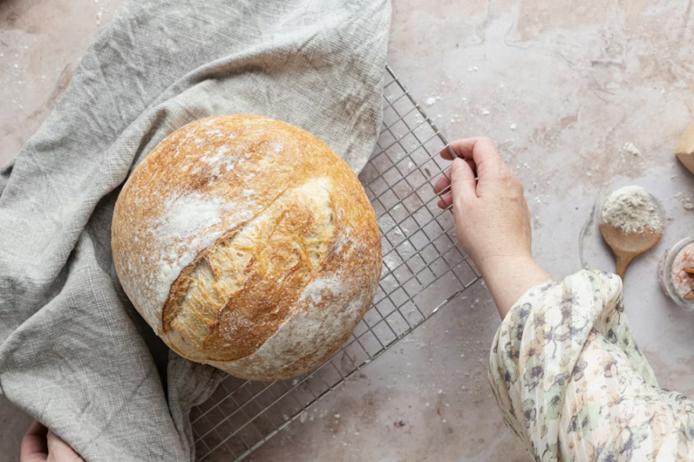 Comment faire du pain maison sans y passer la journée?