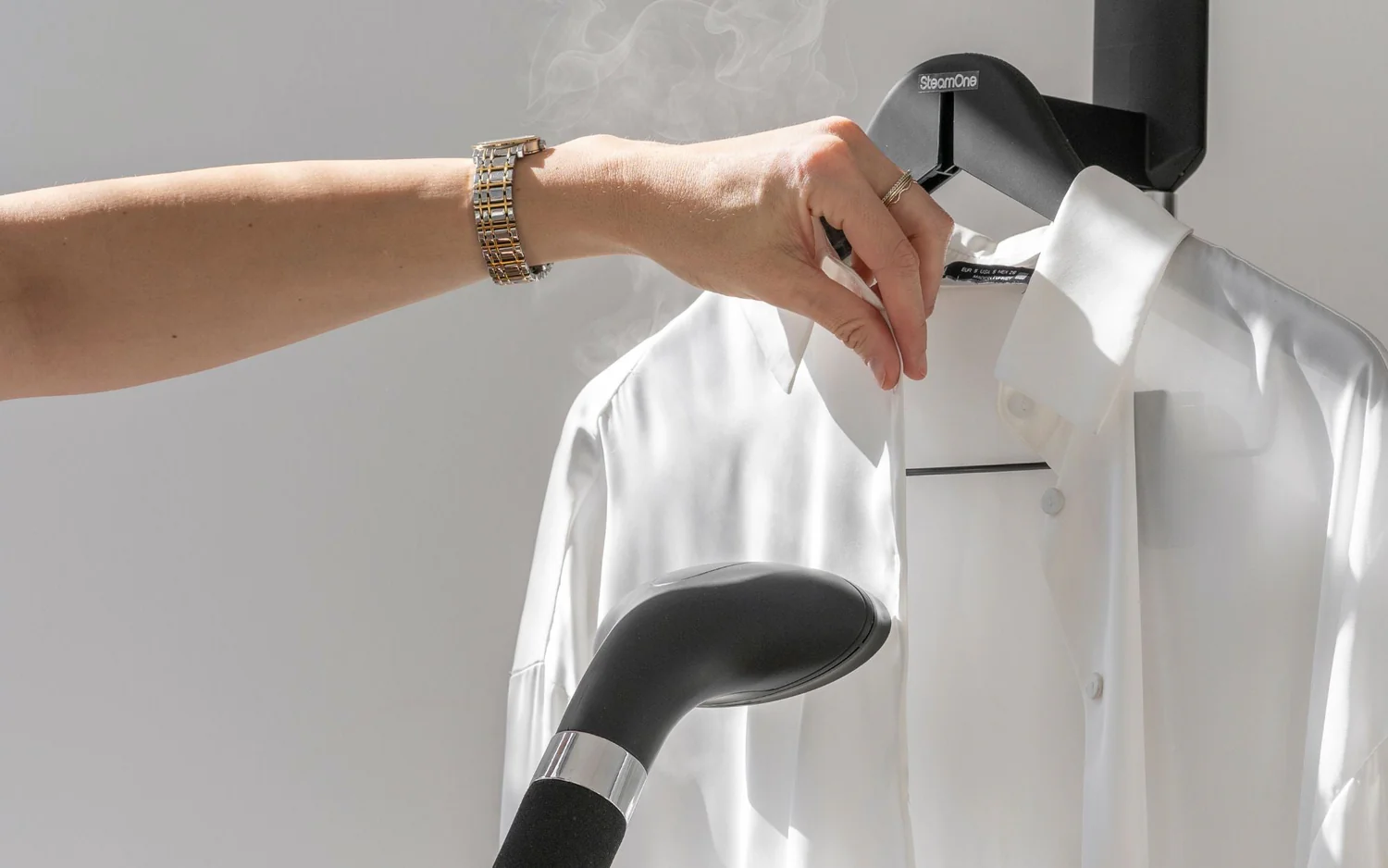 Comment enlever les plis sans sortir la planche à repasser