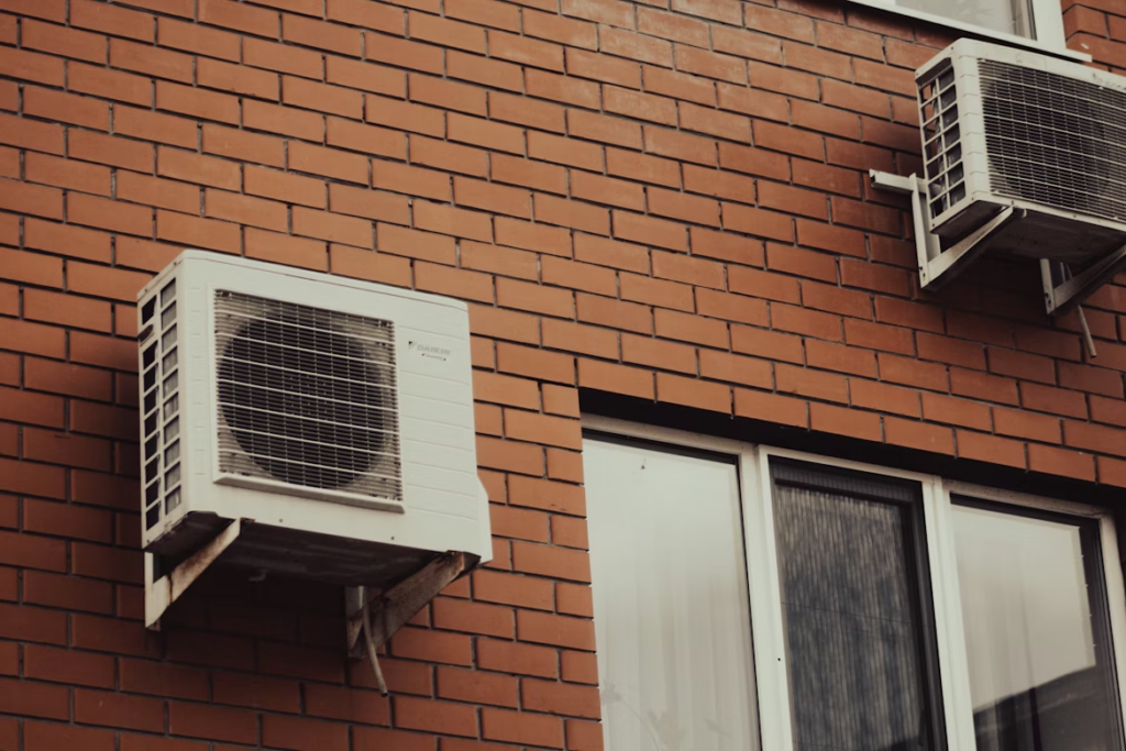 Comment recharger une clim maison : ce qu'il faut savoir avant d'appeler un pro