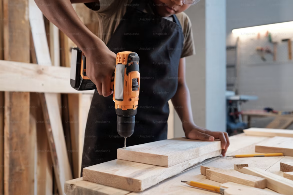 Comment choisir sa première perceuse-visseuse quand on débute
